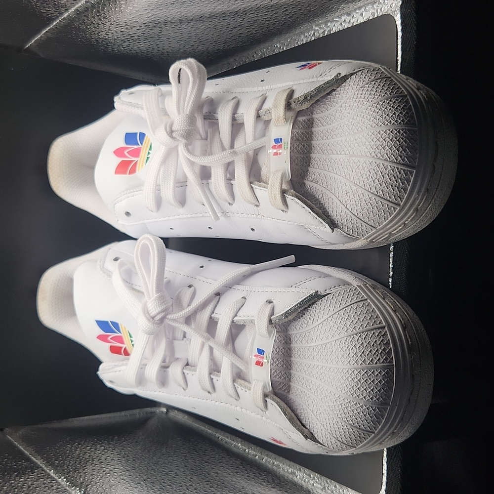 Adidas Superstar Pure J Kids sz 7 (Wmns 9)